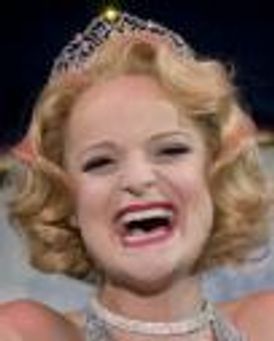 Ruth Pferdehirt Headshot