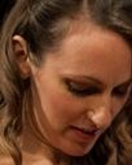 Laura Artesi Headshot