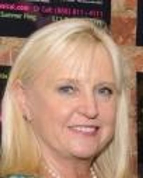 Mary Nealie Headshot