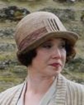 Daisy Lewis Headshot