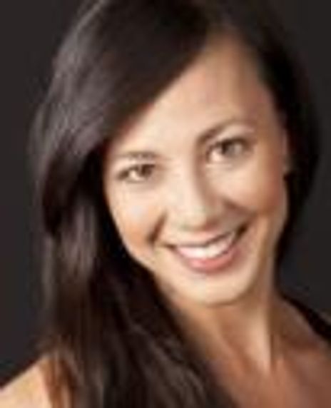 Robyn Mineko Williams Headshot