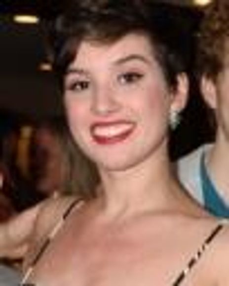 Phoebe Pearl Headshot