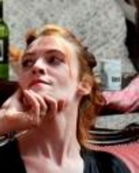 Aislinn Sands Headshot