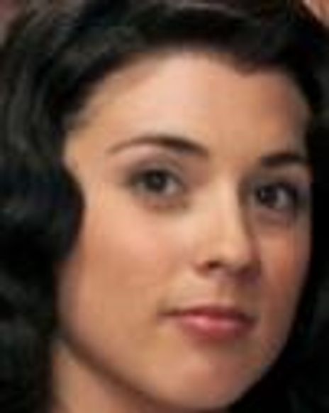 Carly Evan Hughes Headshot