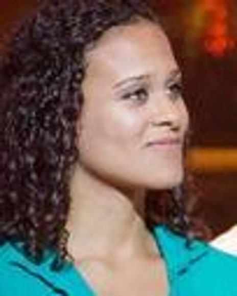 Julia Hunter Headshot