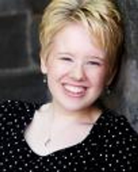 Emily Goss Headshot