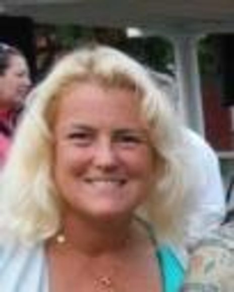 Lynda Packard Headshot