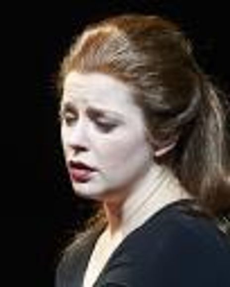 Laura Welsh Berg Headshot