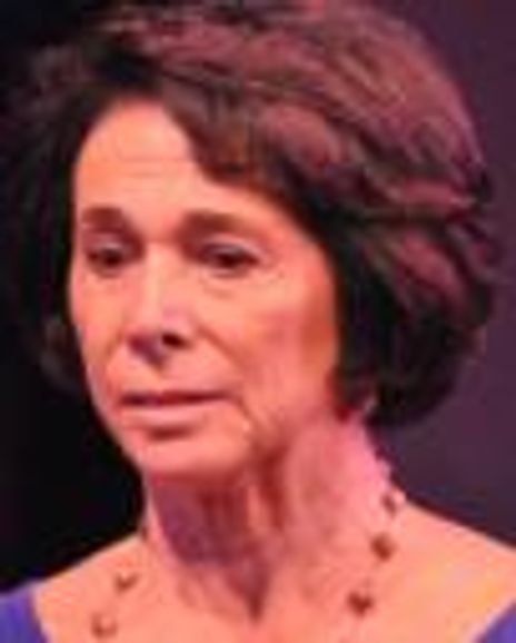 Linda Winer Headshot