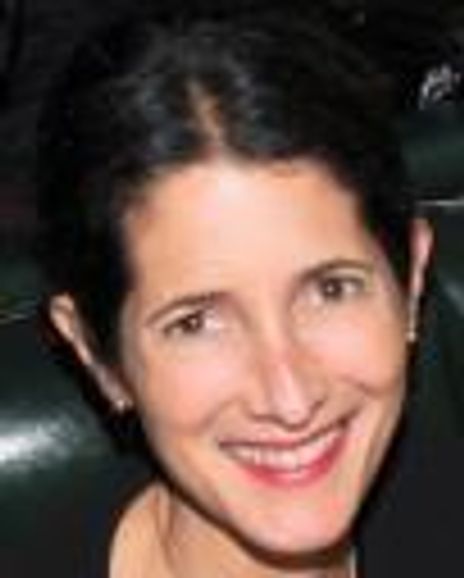 Amanda Ross Headshot