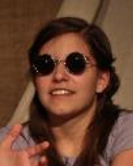 Laura Jewell Headshot