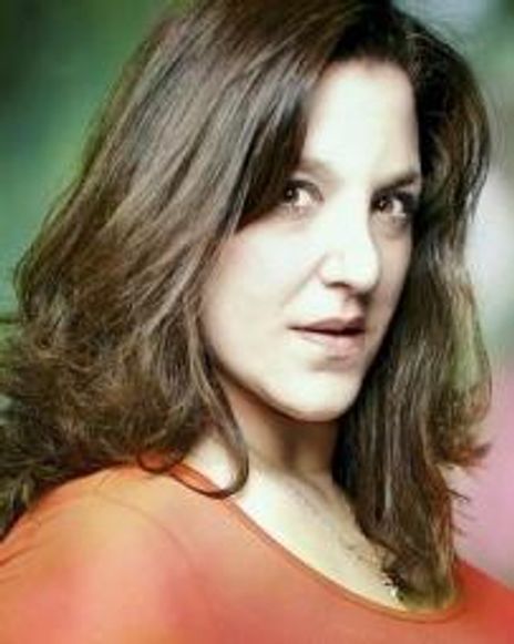 Daniela Innocenti-Beem Headshot