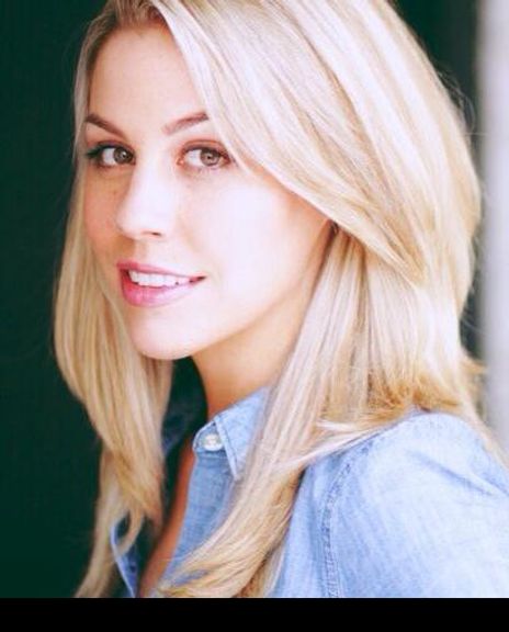 Maggie McDowell Headshot