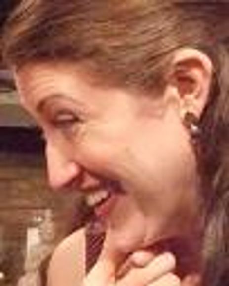 Beverly Hynds Headshot