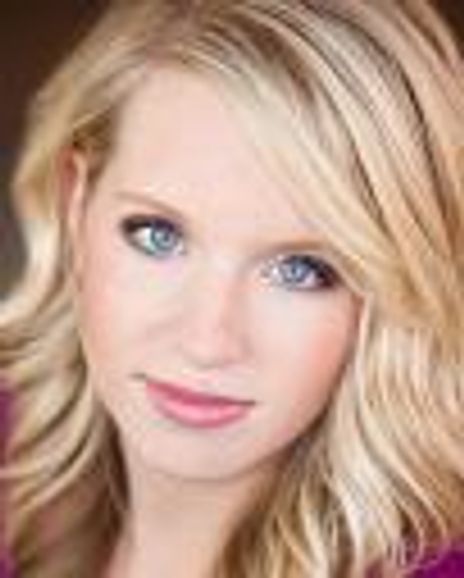 Betsy Farrar Headshot