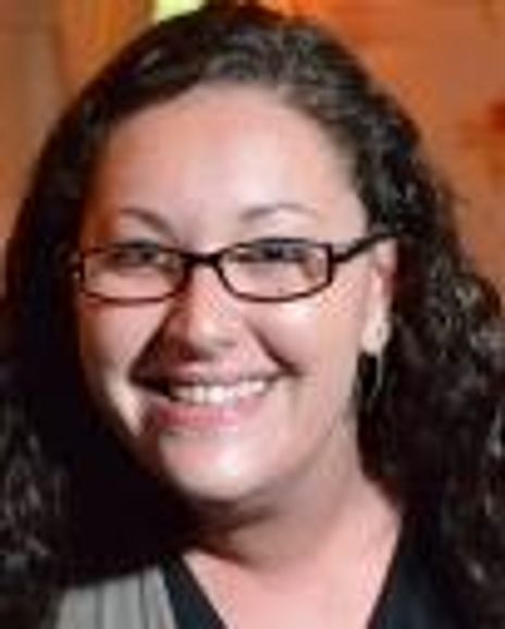 Karen Nahary Headshot