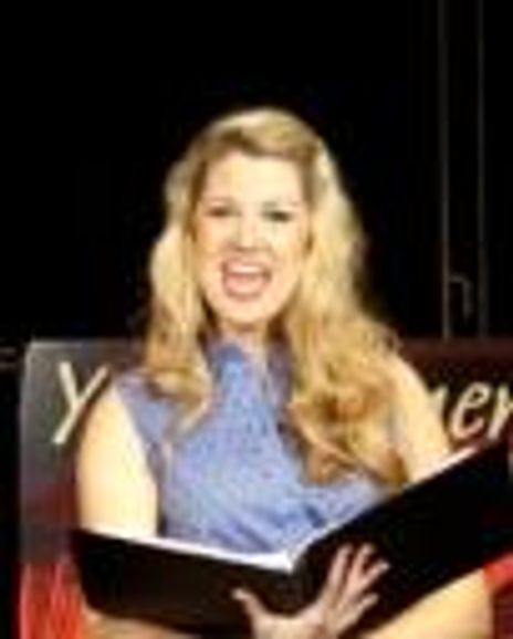 Sarah Joy Ledtke Headshot