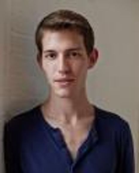 Victor Carinha Headshot