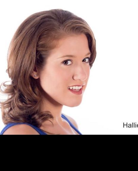 Hallie Brevetti Headshot