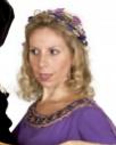 Melissa Attebury Headshot