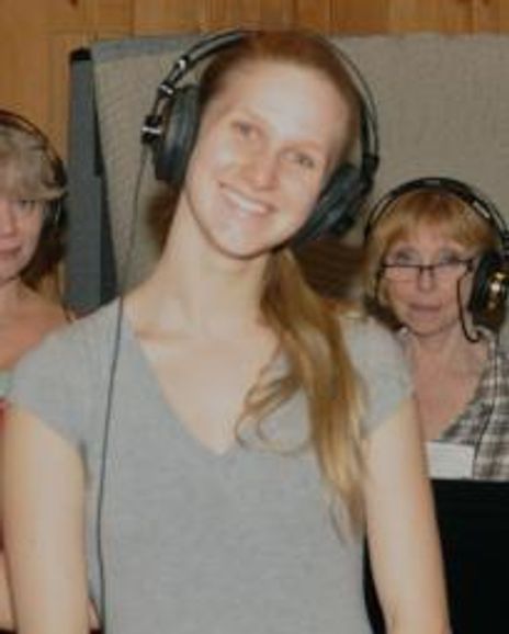 Sarah Bakker Headshot