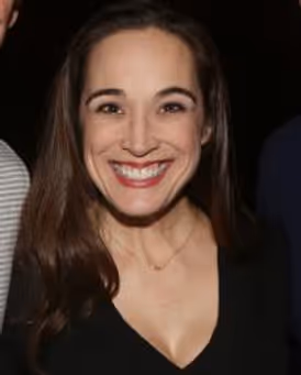 Elizabeth Welch Headshot