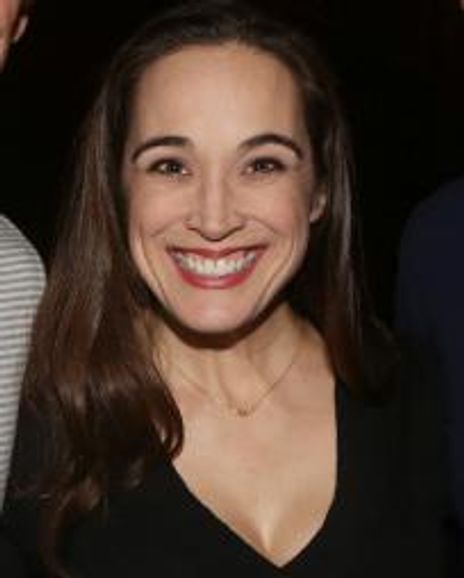 Elizabeth Welch Headshot