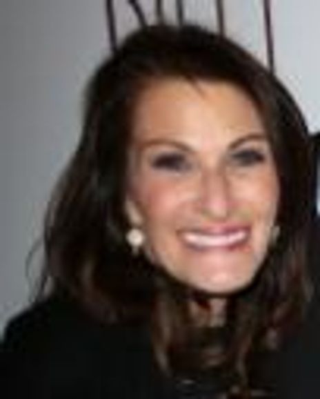 Helen Zweibel Headshot