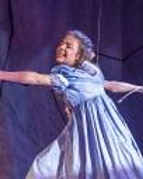 Katie McLoughlin Headshot