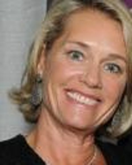 Caroline Tucker Headshot