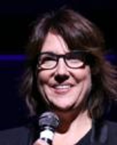 Christine Russell Headshot