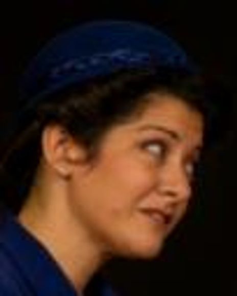 Shannon Groves Headshot