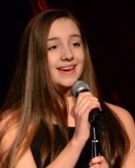 Beada Briglia Headshot