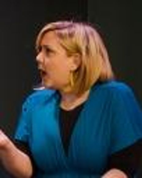 Kathryn Bartholomew Headshot