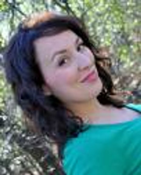 Amanda Flahive Headshot