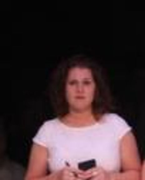 Kelly Devett Headshot