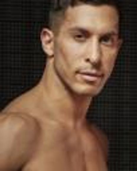 Travis Khan Headshot