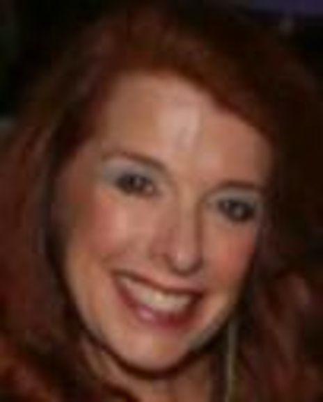 Leslie Laredo Headshot