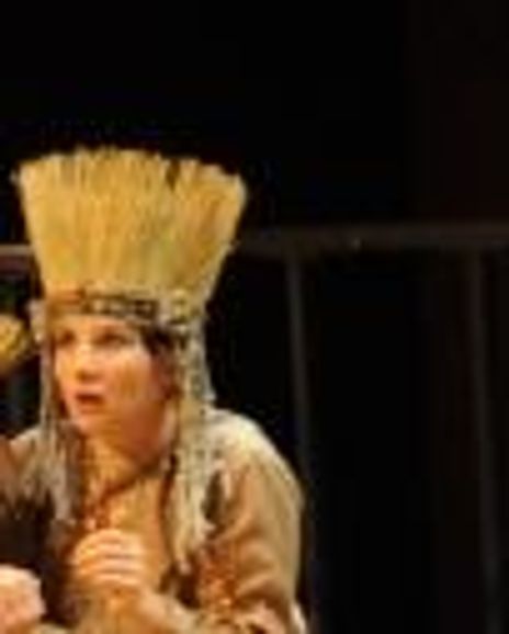 Suzanne Gray Headshot