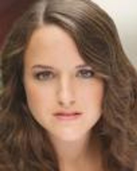 Shayna Schmidt Headshot