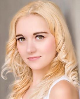 Chelsea Dacey Headshot