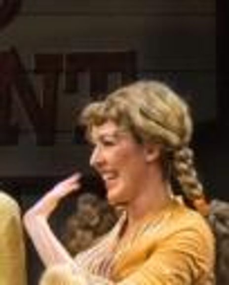 Hannah Bentley Headshot