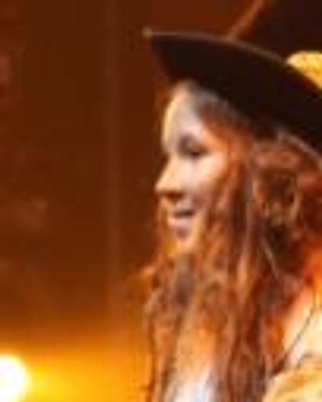 Alicia Bello Headshot