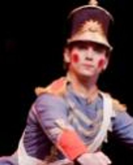 Rhodes Elliott Headshot