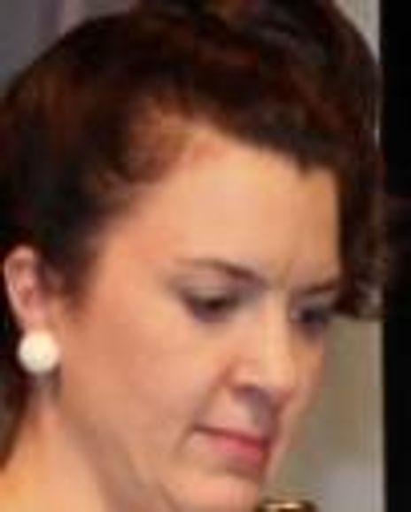 Tara Gadomski Headshot