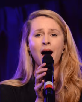 Christine Cornish Headshot