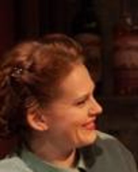 Kelli Ruttle Headshot