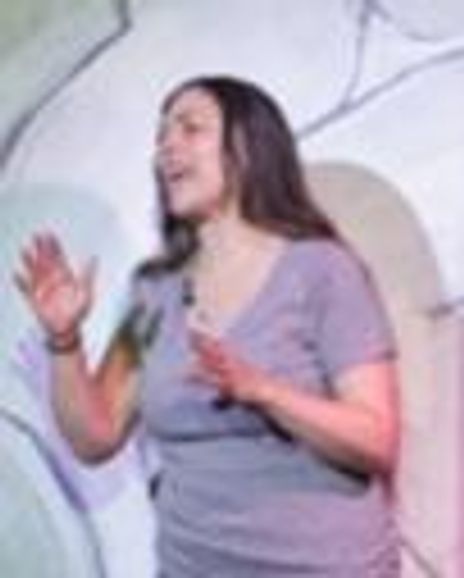 Carolyn Hoerdemann Headshot