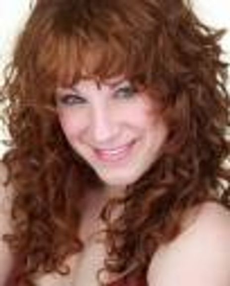 Hannah Dubner Headshot