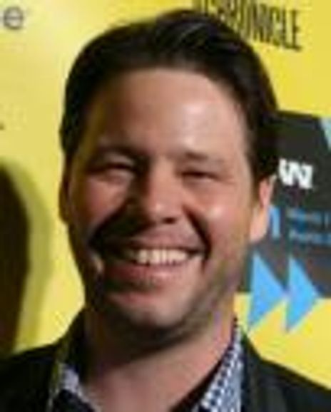 Ike Barinholtz Headshot